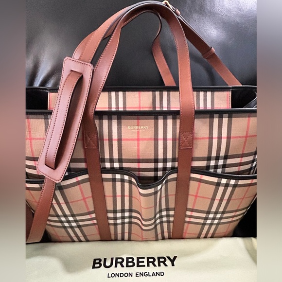 NWT! 67% off SALE!! Authentic Burberry Vintage Check Diaper Tote Bag - Picture 15 of 16
